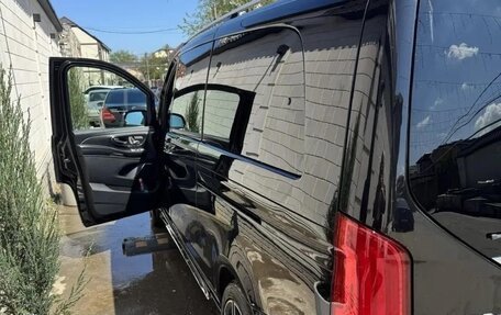 Mercedes-Benz V-Класс, 2017 год, 6 500 000 рублей, 4 фотография
