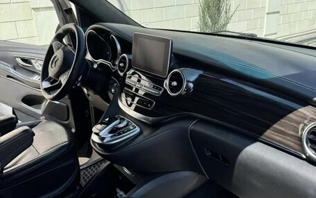 Mercedes-Benz V-Класс, 2017 год, 6 500 000 рублей, 9 фотография