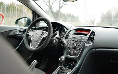 Opel Astra J, 2010 год, 645 000 рублей, 6 фотография