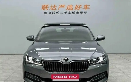 Skoda Superb III рестайлинг, 2023 год, 1 750 888 рублей, 2 фотография