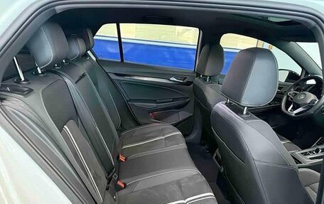 Volkswagen Golf VIII, 2022 год, 1 990 000 рублей, 16 фотография