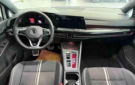 Volkswagen Golf VIII, 2022 год, 1 990 000 рублей, 9 фотография