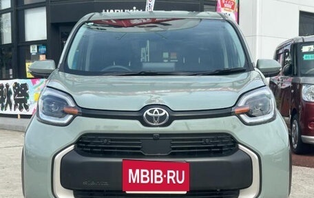 Toyota Sienta, 2023 год, 1 360 000 рублей, 2 фотография
