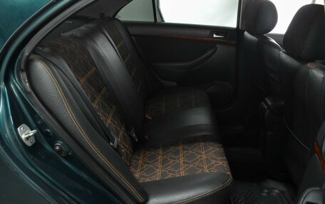 Toyota Avensis III рестайлинг, 2003 год, 649 000 рублей, 7 фотография