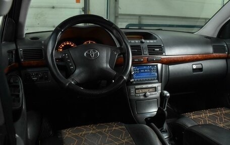 Toyota Avensis III рестайлинг, 2003 год, 649 000 рублей, 6 фотография