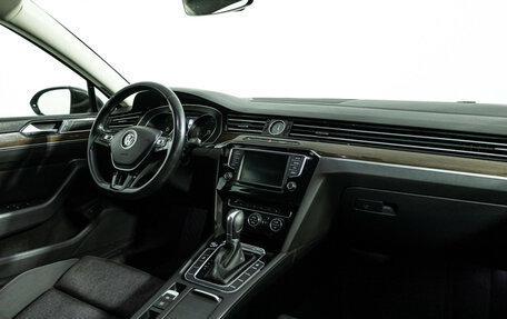 Volkswagen Passat B8 рестайлинг, 2017 год, 1 449 777 рублей, 9 фотография