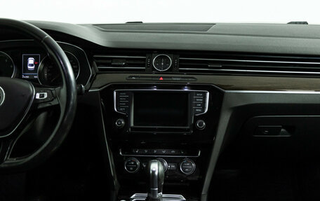 Volkswagen Passat B8 рестайлинг, 2017 год, 1 449 777 рублей, 14 фотография