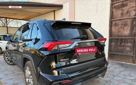 Toyota RAV4, 2021 год, 3 150 000 рублей, 6 фотография