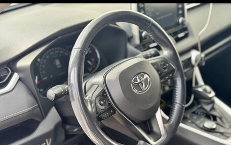 Toyota RAV4, 2021 год, 3 150 000 рублей, 10 фотография