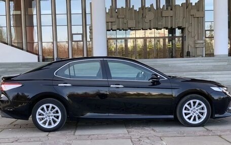 Toyota Camry, 2018 год, 2 620 000 рублей, 3 фотография