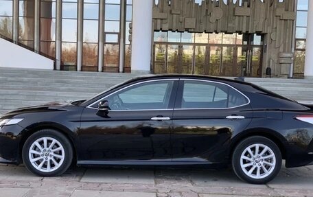 Toyota Camry, 2018 год, 2 620 000 рублей, 4 фотография