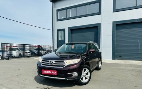 Toyota Highlander III, 2012 год, 2 229 000 рублей, 1 фотография