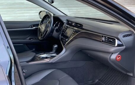Toyota Camry, 2018 год, 2 620 000 рублей, 7 фотография
