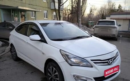 Hyundai Solaris II рестайлинг, 2014 год, 840 000 рублей, 1 фотография