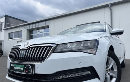 Skoda Superb III рестайлинг, 2022 год, 3 125 654 рублей, 1 фотография