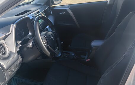 Toyota RAV4, 2019 год, 2 400 000 рублей, 6 фотография