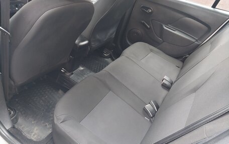 Renault Logan II, 2018 год, 649 000 рублей, 12 фотография