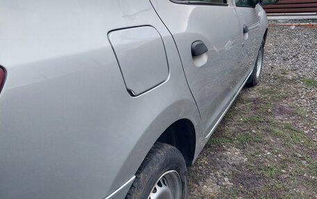 Renault Logan II, 2018 год, 649 000 рублей, 9 фотография
