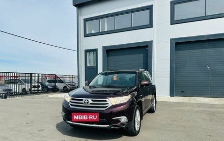 Toyota Highlander III, 2012 год, 2 229 000 рублей, 2 фотография