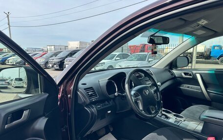 Toyota Highlander III, 2012 год, 2 229 000 рублей, 10 фотография