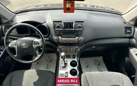 Toyota Highlander III, 2012 год, 2 229 000 рублей, 16 фотография