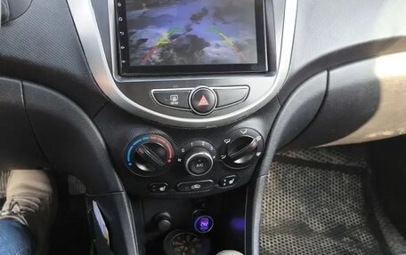 Hyundai Solaris II рестайлинг, 2014 год, 840 000 рублей, 3 фотография