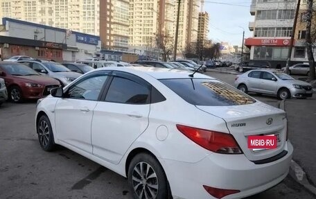 Hyundai Solaris II рестайлинг, 2014 год, 840 000 рублей, 2 фотография