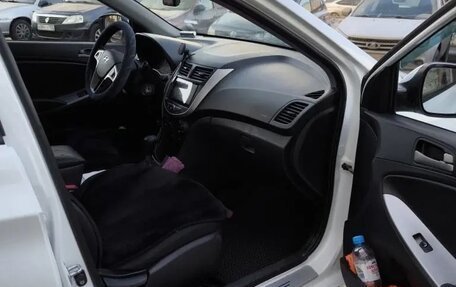 Hyundai Solaris II рестайлинг, 2014 год, 840 000 рублей, 7 фотография