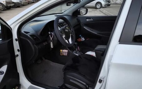 Hyundai Solaris II рестайлинг, 2014 год, 840 000 рублей, 10 фотография