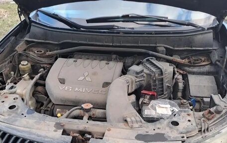 Mitsubishi Outlander III рестайлинг 3, 2007 год, 550 000 рублей, 10 фотография