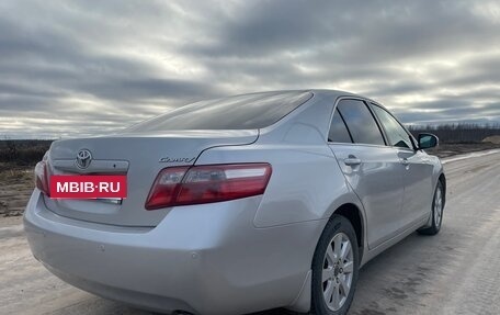 Toyota Camry, 2011 год, 999 000 рублей, 2 фотография