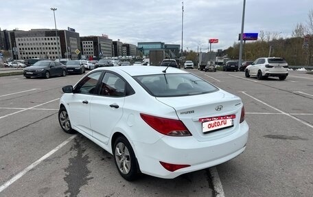 Hyundai Solaris II рестайлинг, 2015 год, 880 000 рублей, 3 фотография