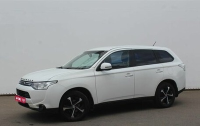 Mitsubishi Outlander III рестайлинг 3, 2013 год, 1 070 000 рублей, 1 фотография