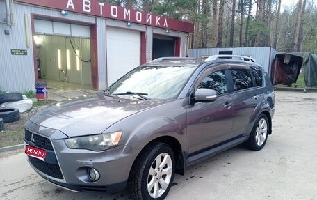 Mitsubishi Outlander III рестайлинг 3, 2010 год, 735 000 рублей, 1 фотография