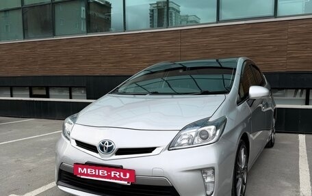Toyota Prius, 2014 год, 1 520 000 рублей, 2 фотография