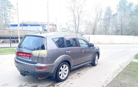 Mitsubishi Outlander III рестайлинг 3, 2010 год, 735 000 рублей, 4 фотография