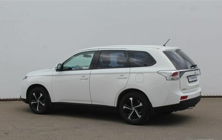 Mitsubishi Outlander III рестайлинг 3, 2013 год, 1 070 000 рублей, 7 фотография