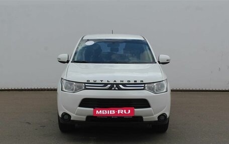 Mitsubishi Outlander III рестайлинг 3, 2013 год, 1 070 000 рублей, 2 фотография