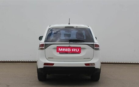 Mitsubishi Outlander III рестайлинг 3, 2013 год, 1 070 000 рублей, 6 фотография