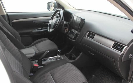 Mitsubishi Outlander III рестайлинг 3, 2013 год, 1 070 000 рублей, 14 фотография