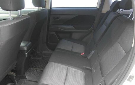 Mitsubishi Outlander III рестайлинг 3, 2013 год, 1 070 000 рублей, 18 фотография
