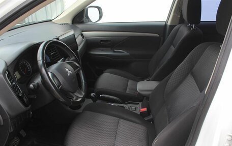 Mitsubishi Outlander III рестайлинг 3, 2013 год, 1 070 000 рублей, 17 фотография