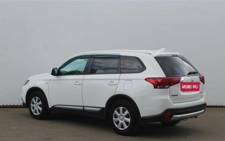 Mitsubishi Outlander III рестайлинг 3, 2017 год, 1 810 000 рублей, 7 фотография