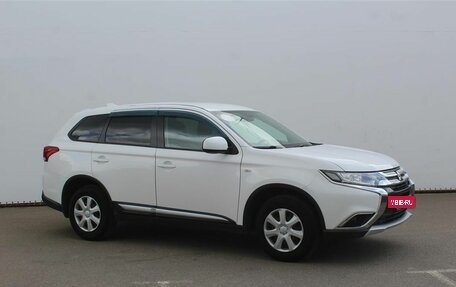Mitsubishi Outlander III рестайлинг 3, 2017 год, 1 810 000 рублей, 3 фотография