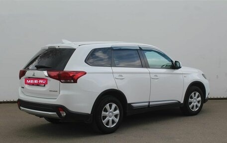 Mitsubishi Outlander III рестайлинг 3, 2017 год, 1 810 000 рублей, 5 фотография