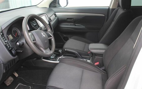 Mitsubishi Outlander III рестайлинг 3, 2017 год, 1 810 000 рублей, 17 фотография
