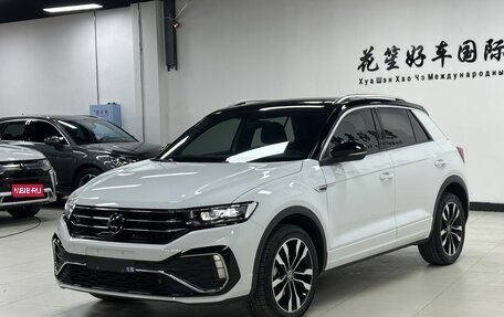 Volkswagen T-Roc I, 2023 год, 1 700 000 рублей, 1 фотография