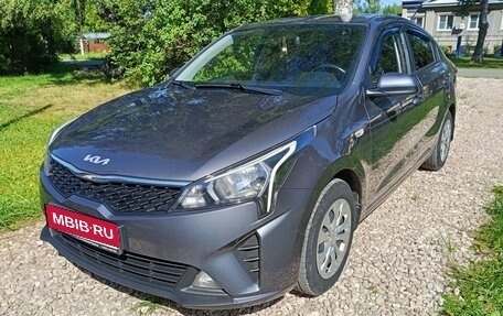 KIA Rio IV, 2021 год, 1 800 000 рублей, 1 фотография