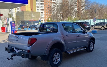 Mitsubishi L200 IV рестайлинг, 2011 год, 980 000 рублей, 4 фотография