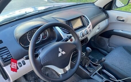 Mitsubishi L200 IV рестайлинг, 2011 год, 980 000 рублей, 9 фотография